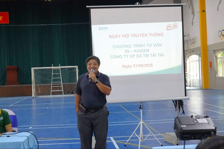 Chủ tịch Công Ty Cổ Phần Sản Xuất - Thương Mại Tài Tài phát biểu phát động truyền thông 5S-Kaizen toàn thể CBCNV